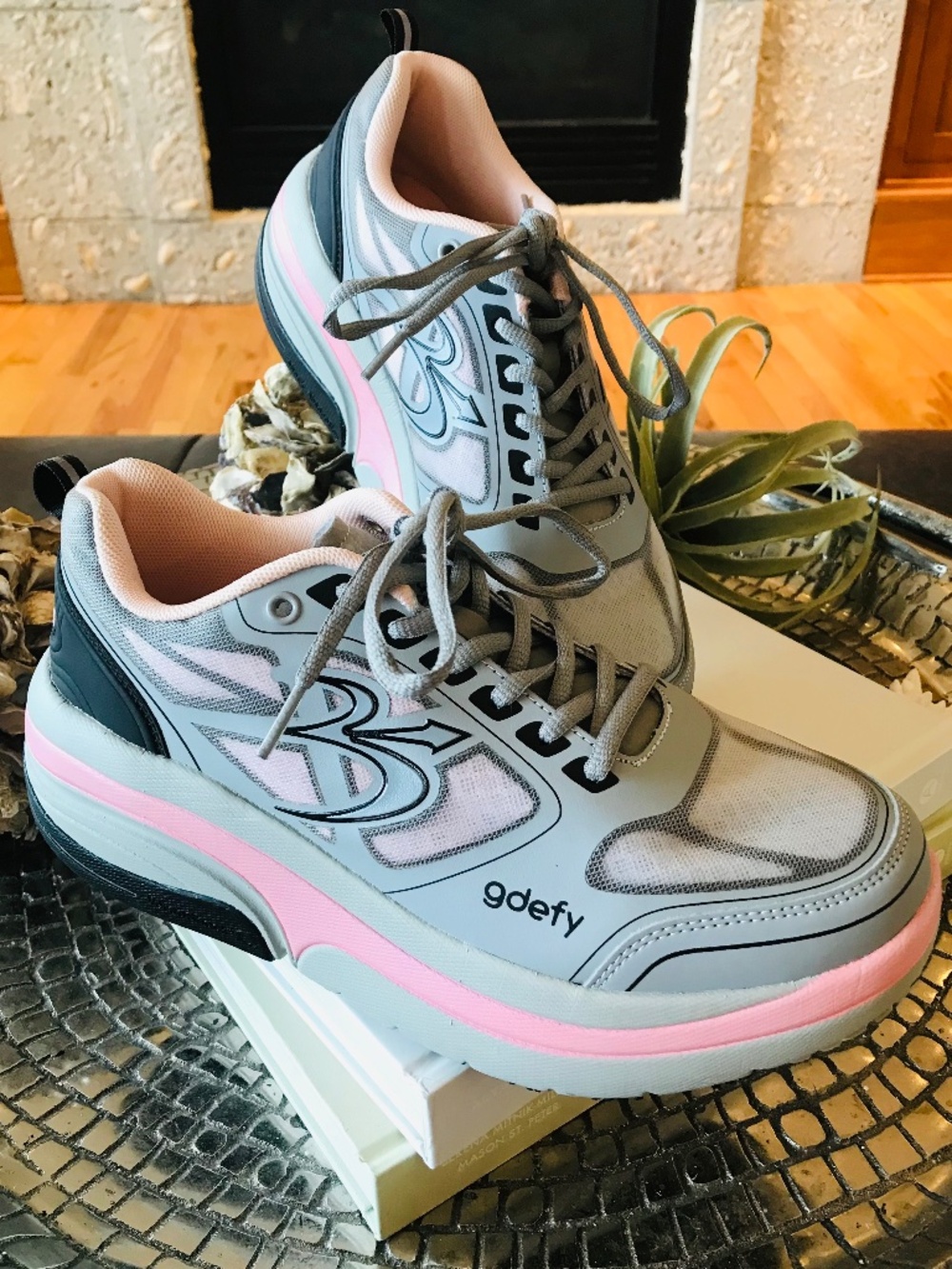 GDEFY VERSOSHOCK TECHNOLOGY PAIN RELEIF ORTHOTIC SUPPORT